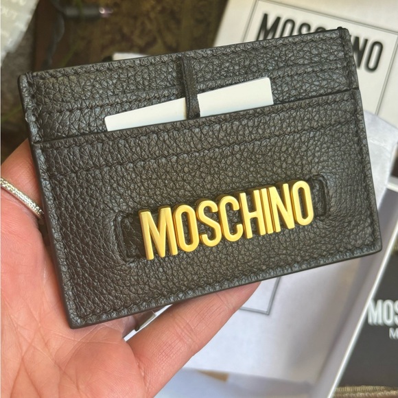 Authentic MOSCHINO Leather gold Logo card case - Picture 2 of 10